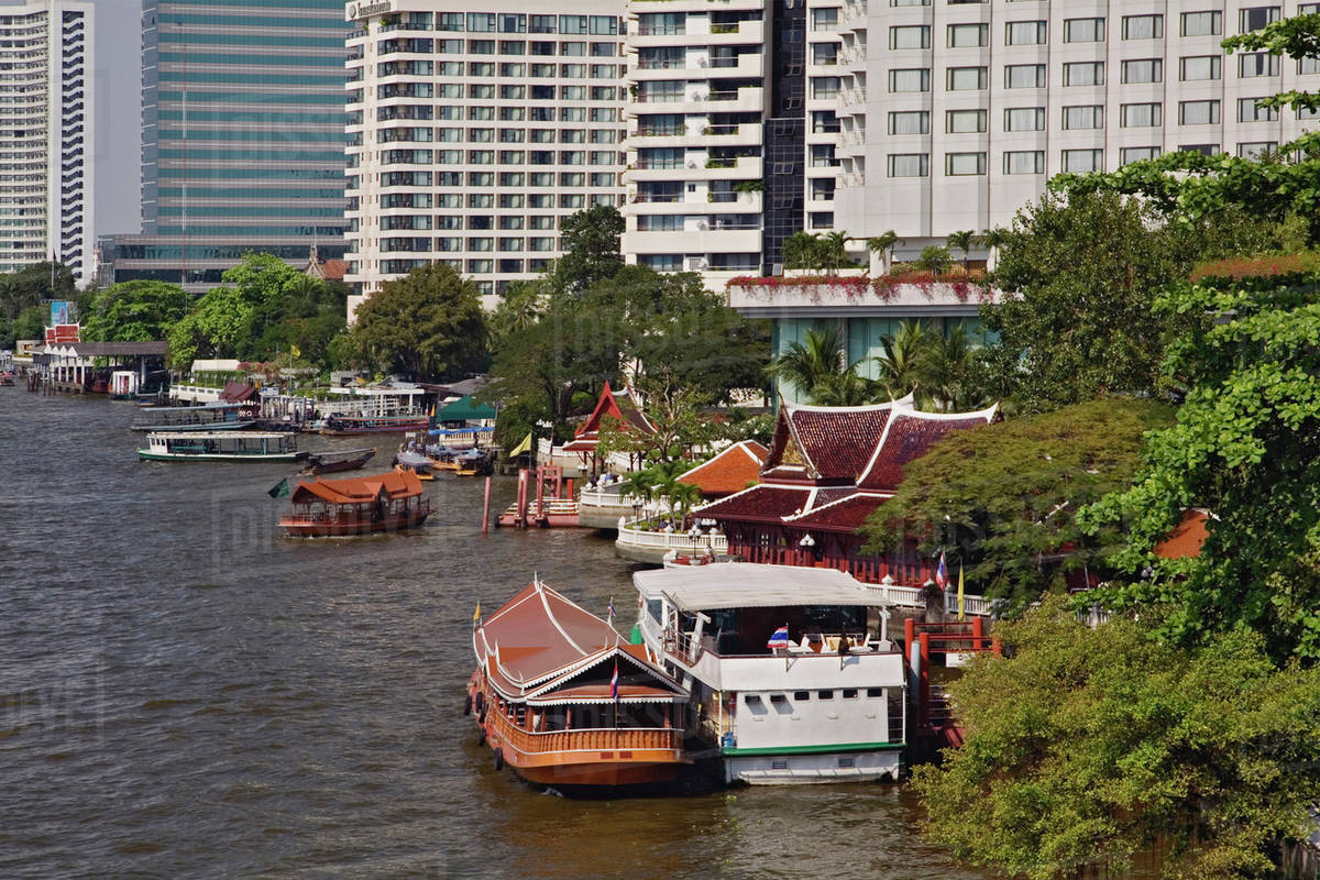 How To Get The Best Deal In A Hotel Next To The Chao Phraya River