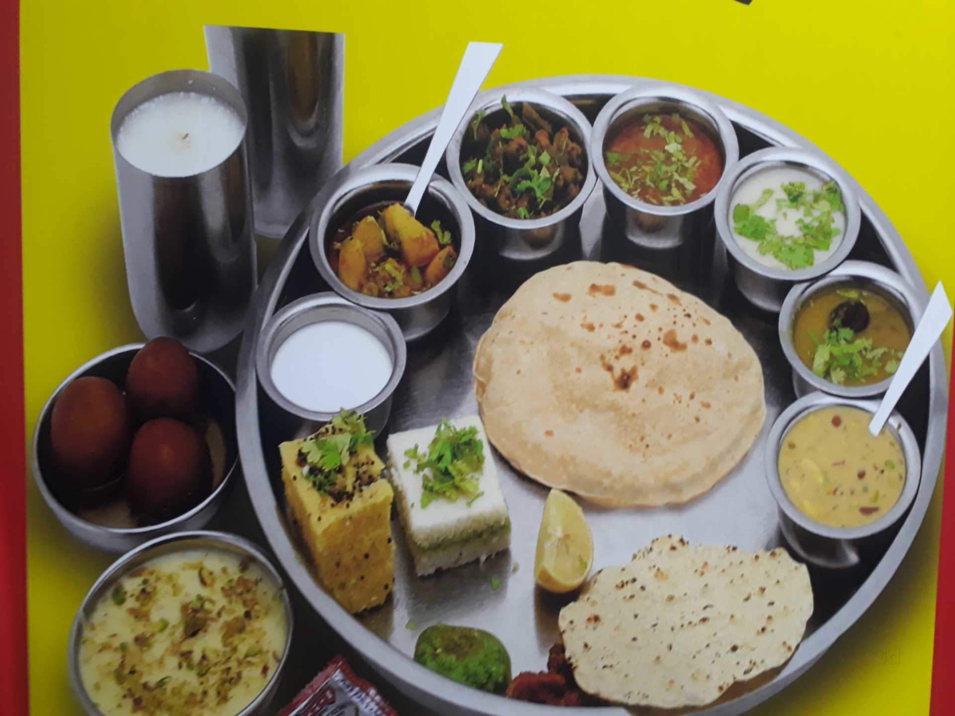 Meet Your Food Demands Through Train E-Catering Service