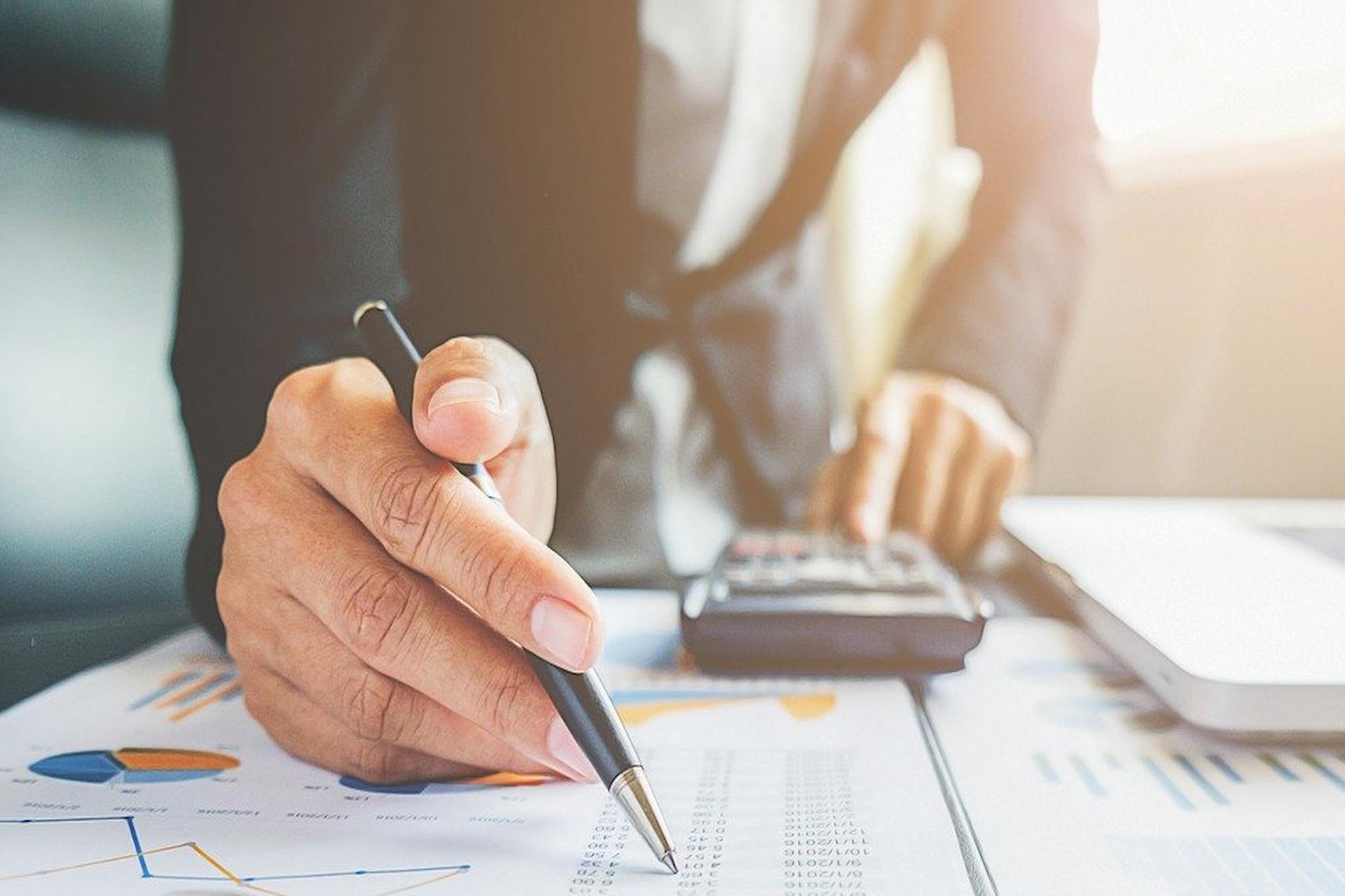 Do You Need an Accountant? Signs It’s Time to Hire One